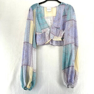 Skylar+Madison Blouse Womens M Purple Blue Yellow V-Neck Paisley Cropped Peplum